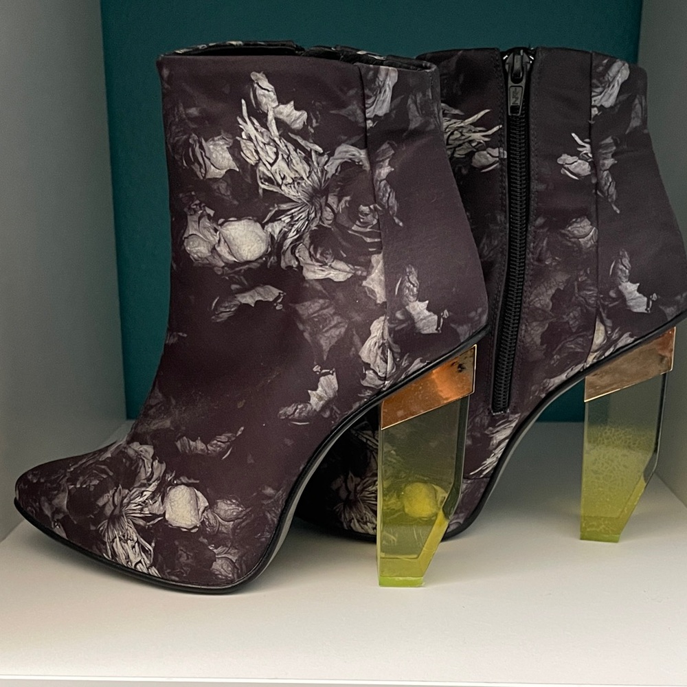 Crackle Floral Patterned Ankle Boots